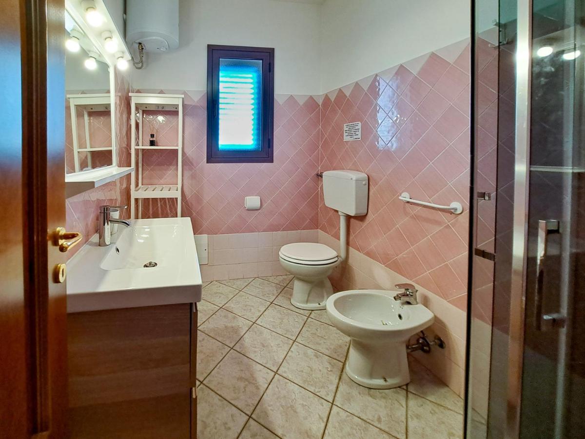 Appartamento Trilocale Vicino Al Centro Di San Teodoro San Teodoro  Kültér fotó